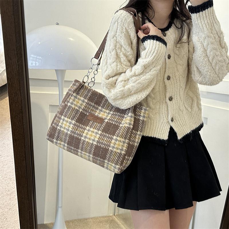 Trendy Street Style Large Nylon Tote Bag For College Students With Magnetic Closure