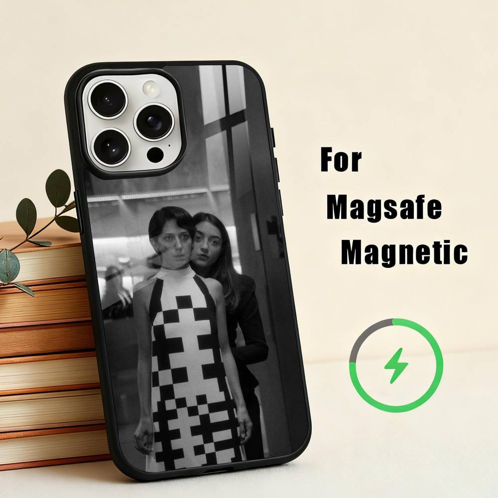 Deux personnes echangeantDeLaSalivePhone Case For iPhone17,16,15,14,13,12,11 Plus,Pro Max Magnetic For Magsafe Wireless Charging