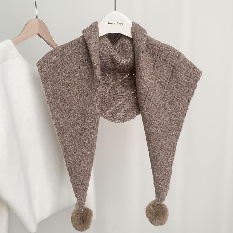 Новая модная съемная вязаная шаль с меховым помпоном, универсальный бафф для шеи, теплая треугольная шаль для женщин на зиму