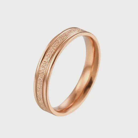 Кольцо из розового золота 2025 года с матовым покрытием — простой корейский стиль для студенток из титановой стали