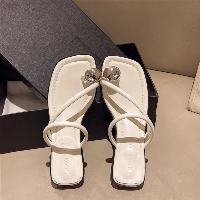 Mezzanine slippers female summer wear 2024 new fairy style low heel cool slippers female skirt flat bottom cover toe sandals