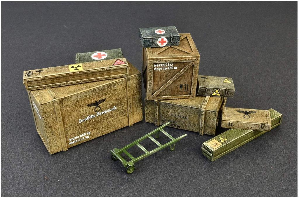 Miniart 1/35 Scale Wooden Box and Crate Set Plastic Model MA35581