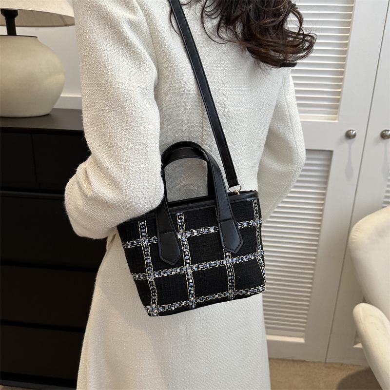 Клетчатая шерстяная трендовая сумка-тоут большой вместимости 2025 новая повседневная осенне-зимняя простая модная портативная сумка