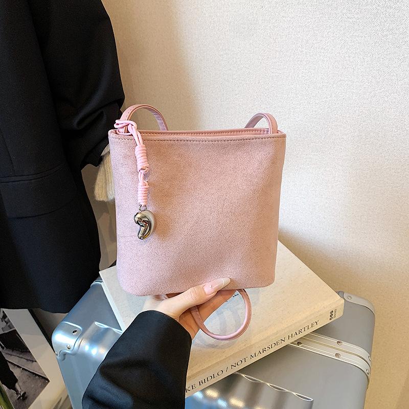 Новая сумка-ведро из матовой кожи, женская, высококлассный нишевый дизайн, сумка-ведро, ретро замшевая наплечная сумка-мессенджер