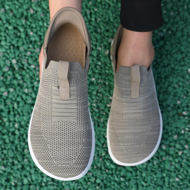 Lightweight Men Casual Shoes Classic Breathable Slip On Male Durable Sneakers Anti-Slip Men'S Flats Outdoor Walking Shoes