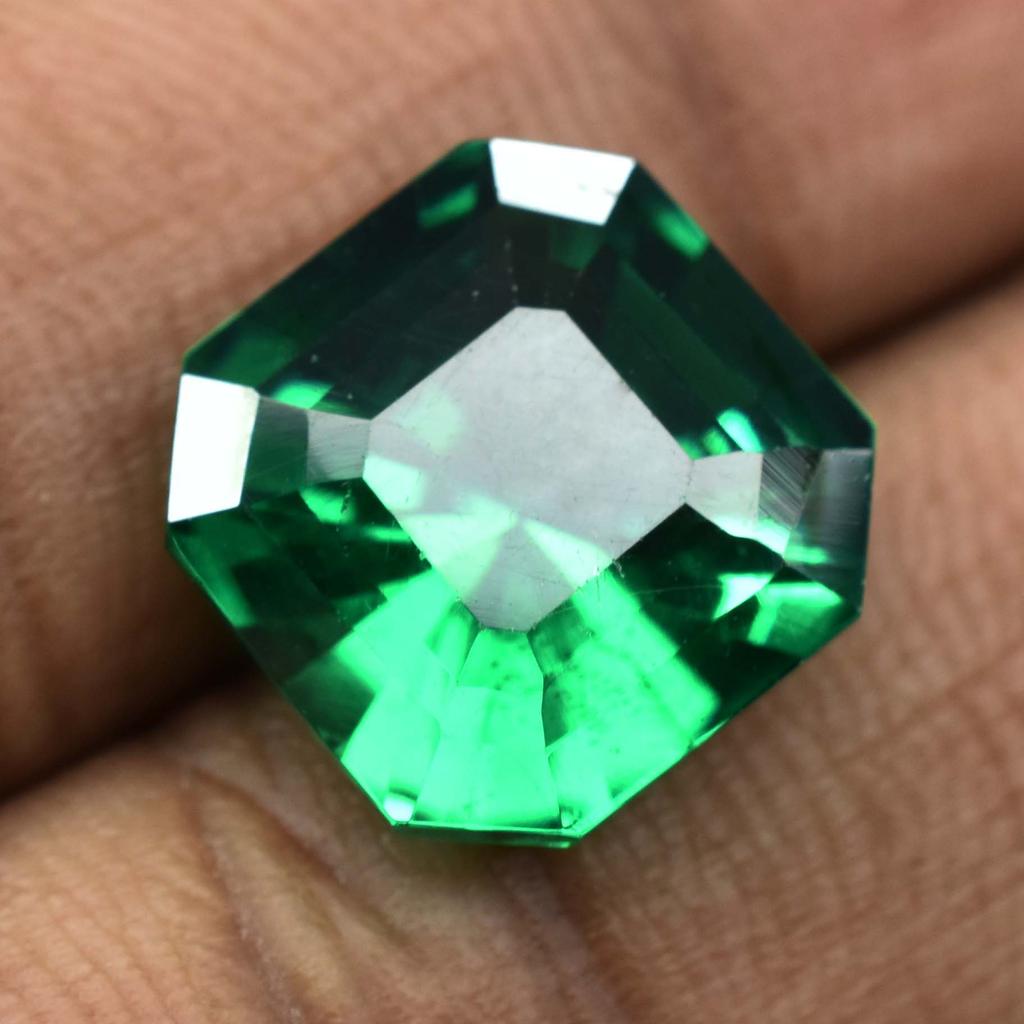 Natural Green Garnet 10 Carat Square Cut Loose Gemstone Tsavorite