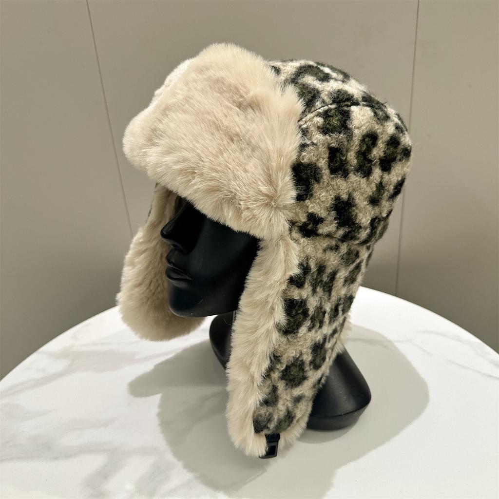 New leopard print plush Lei Feng hat for men and women, thickened warm and cold ear protection hat in winter, outdoor windproof pilot hat