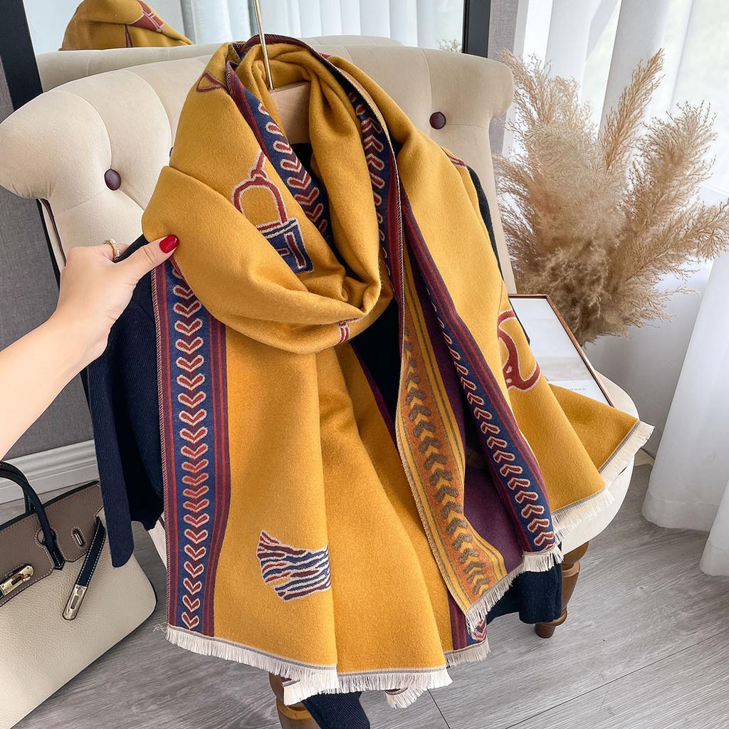 Winter Scarf for Women, Thick and Warm, Geometric Pattern, Soft Polyester Fabric, Classic Style, Non-Stretch, Perfect for Outdoor Activities