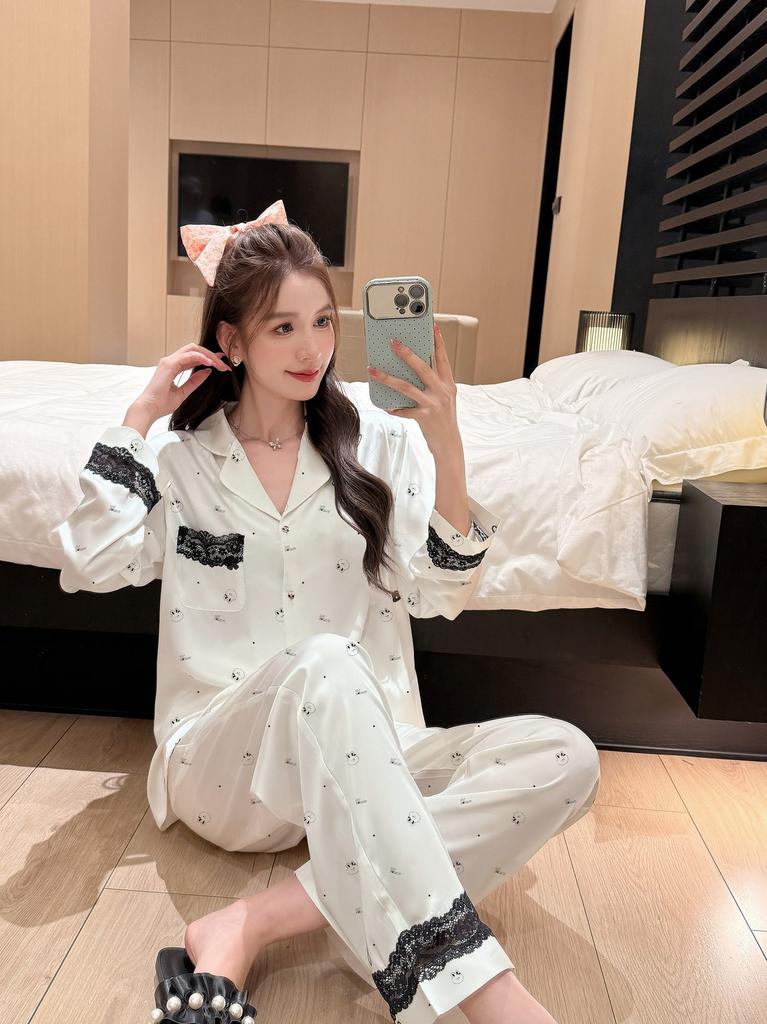 Ice silk pajamas spring and autumn high-end thin long-sleeved suit imitation acetic acid loungewear with trouser bags sweet wind 1111
