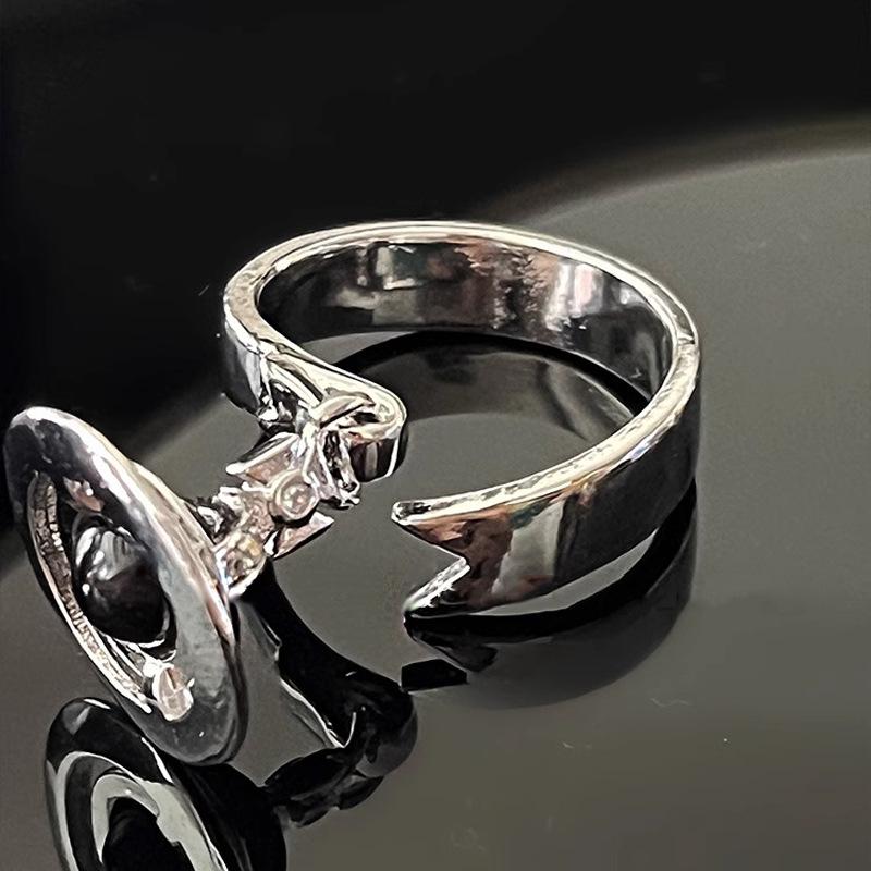 Кольцо Сатурн с шипами и стразами: Крутой, объемный, модный женский нишевый стиль