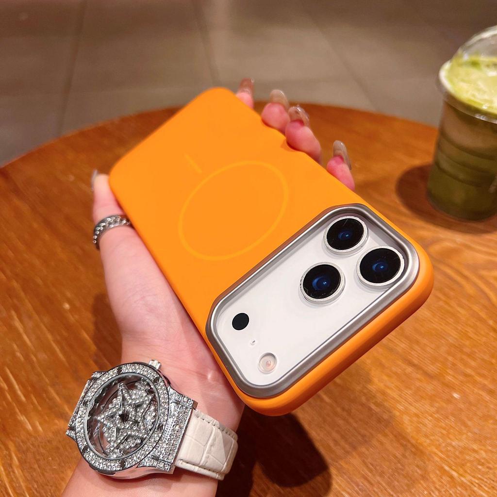 Магнитный чехол «Золотая броня» для iPhone 17 Pro Max/16 Pro: Защитный чехол с металлическим каркасом, однотонный