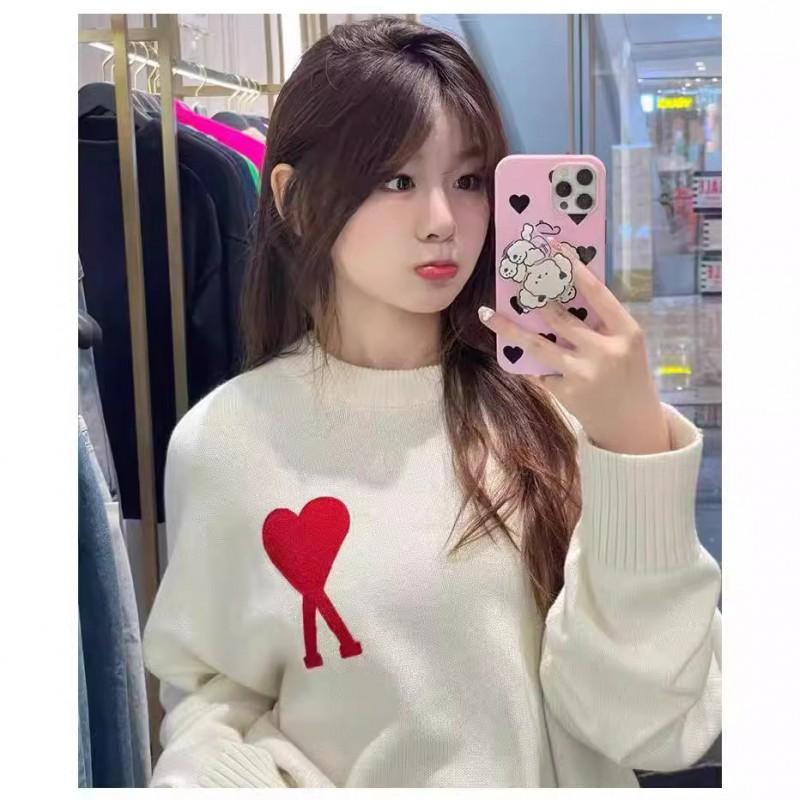 Oversized Knit Sweater With Heart Jacquard Round Neck Loose Fit Unisex Casual Pullover