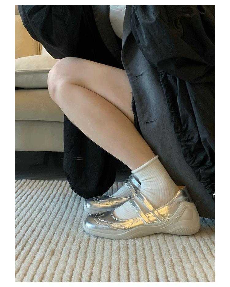 Версия из коровьей кожи новых серебристых балеток для спорта и отдыха, плоские туфли-лодочки, женские туфли Мэри Джейн с квадратным носком и толстой подошвой