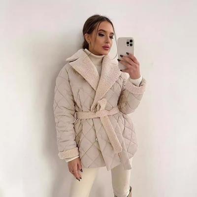 Женская стеганая куртка-пуховик с капюшоном, отделанным искусственным мехом, зимнее пальто с поясом