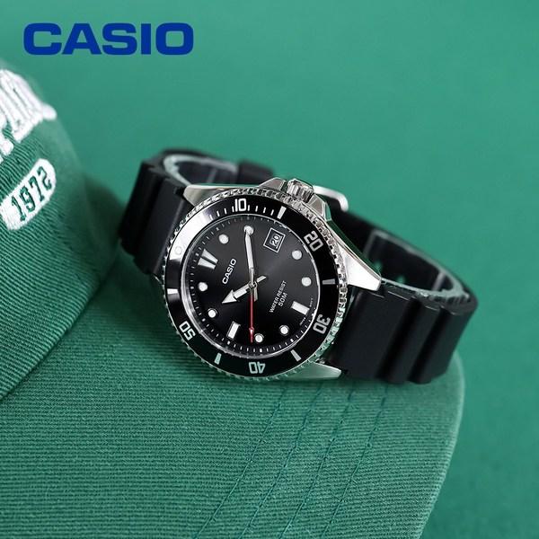 Универмаг AS доступен Casio Mini Black Marlin Urethane Watch 36 мм