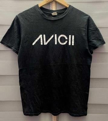 Винтажная футболка с логотипом Avicii Классическая черная Хлопковая коллекция Футболка для любителя музыки