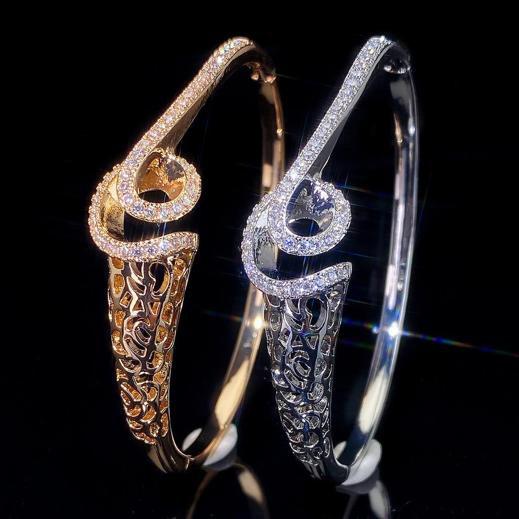Ladies New Zircon Fashion Retro Hollow Design Exquisite Temperament Versatile Bracelet