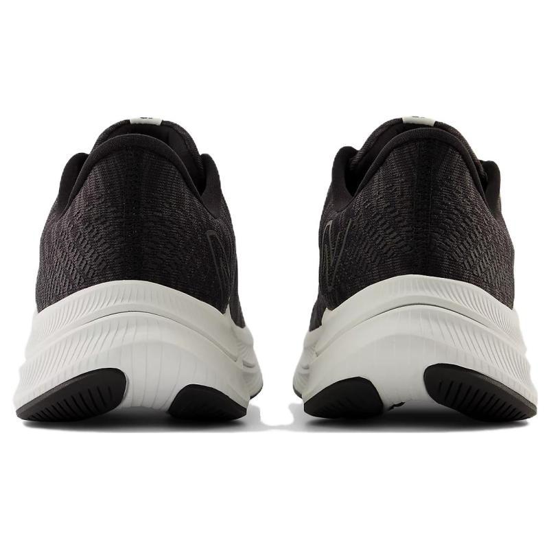 New Balance Кроссовки FuelCell Propel V4 Черно-белые MFCPRLB4