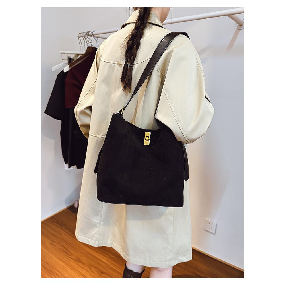 IELGY Ladies Bucket Bag Portable Large-Capacity Shoulder Messenger Bag