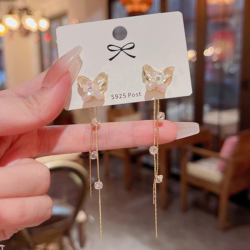 2023 Модные, элегантные и очаровательные серьги-бабочки для девочек, длинные серьги с кисточками и свежими бабочками. Женская мода, популярные серьги высокого дизайна