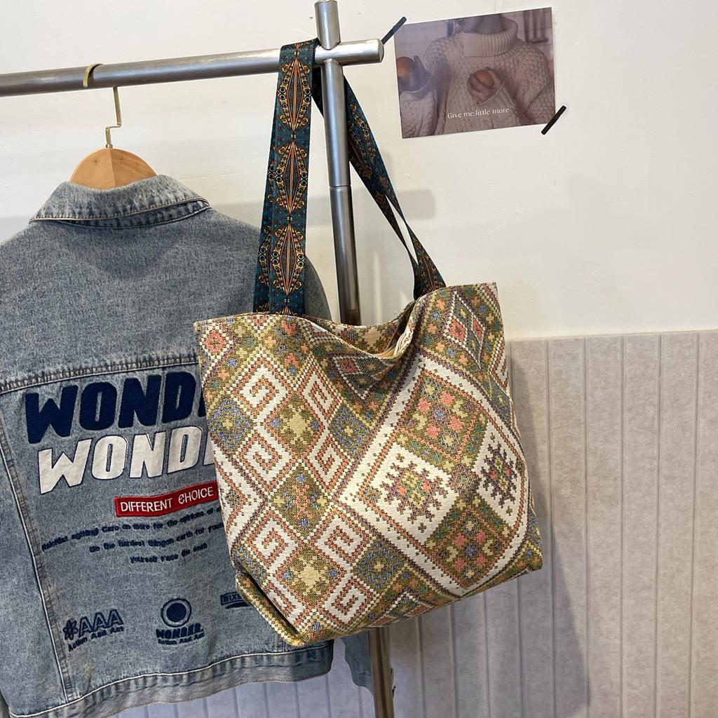 2025 новая сумка подмышку в отпускном стиле, на плечо, нишевая мода, простой темперамент, универсальная женская сумка