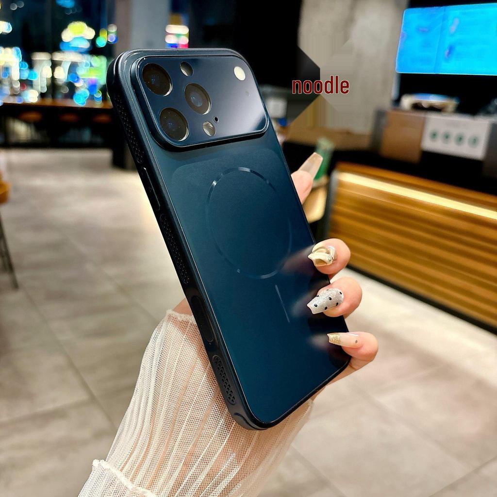 Магнитный чехол Apple 17 Pro Max: Большое окно, Матовые края, Теплоотвод, Защита от падений.
