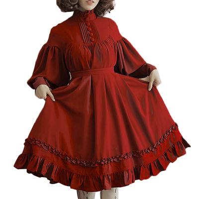 Однотонное праздничное женское платье средней длины с рукавами-фонариками, высоким воротником и застежкой на пуговицы