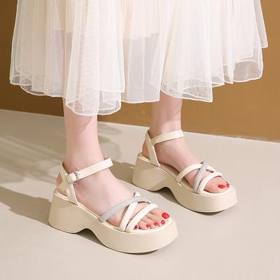 Модные летние сандалии на танкетке, женские, с квадратным носком, открытым носком, кристальными тонкими ремешками, водонепроницаемой платформой, мягкой подошвой, нескользящие, на среднем каблуке