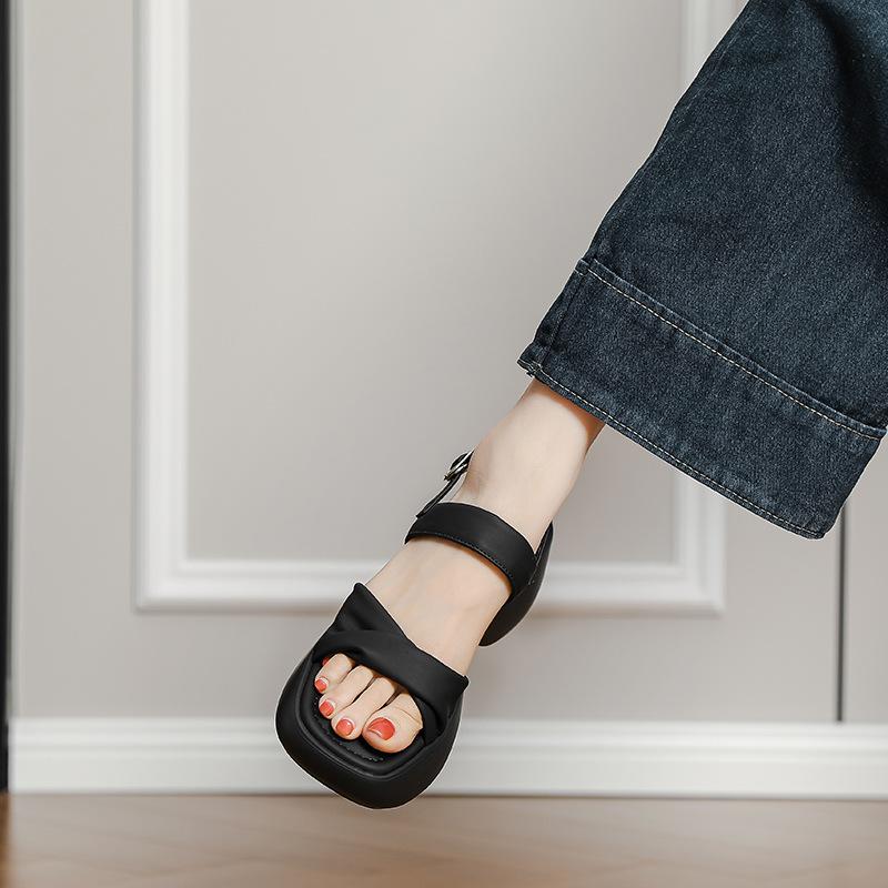 Новая корейская версия повседневной обуви с круглым носком, открытым носком, увеличивающей высоту, на танкетке, с толстой подошвой, мягкой подошвой, наступающей на дерьмо, римские сандалии женские