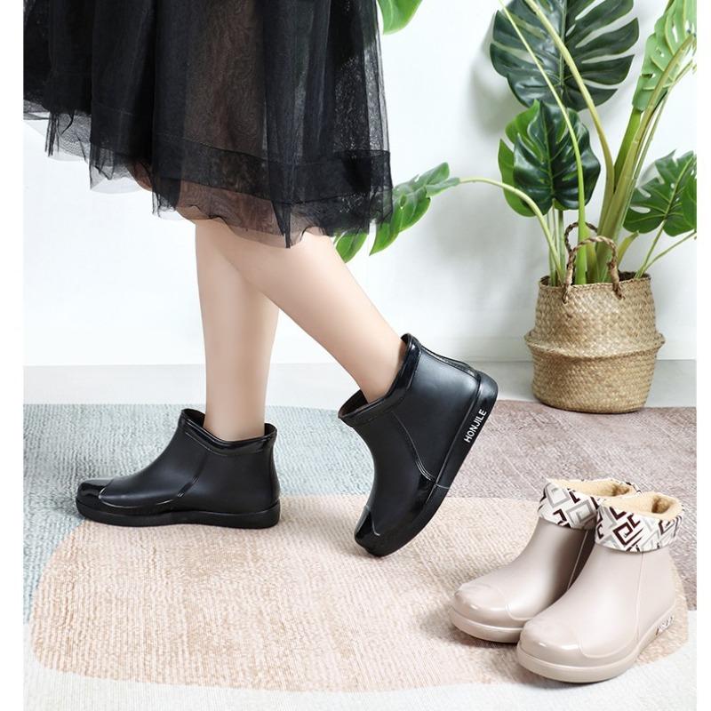 New Fashionable Low-top Short Rain Boots Rain Shoes Non-slip Water Shoes Waterproof Women's Thermal Velvet Rubber Shoes