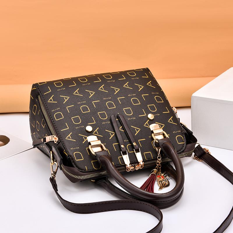 Female PU Leather Shoulder Bag Tassel Decoration Money Bag Double Strap Work Bag Fashion