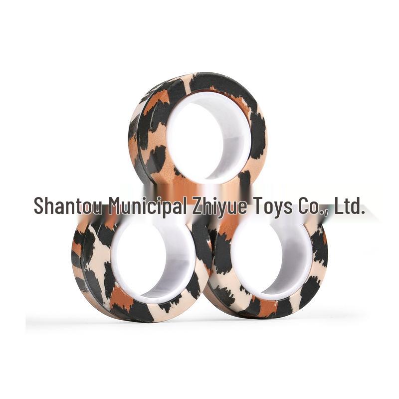 Браслет-кольцо на магните цвета хаки с граффити и спиннер для пальца