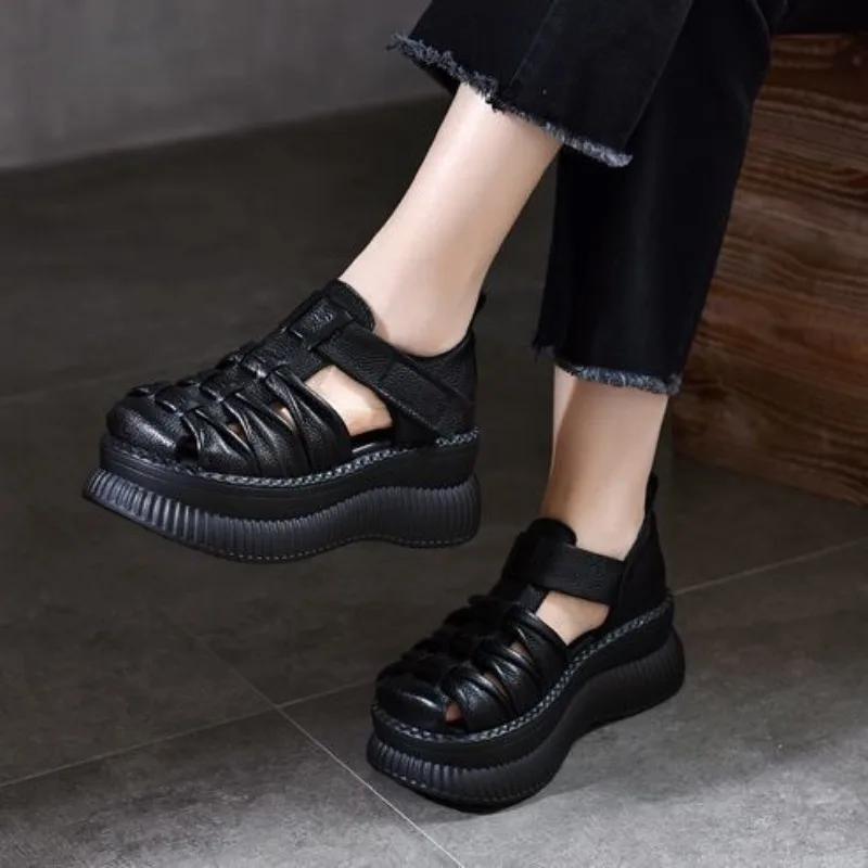 Женская обувь 2025 Сандалии женские на ремешке с пряжкой Закрытая пятка Повседневные сандалии Женские Новинка Бестселлер Однотонные сандалии с закрытым носком