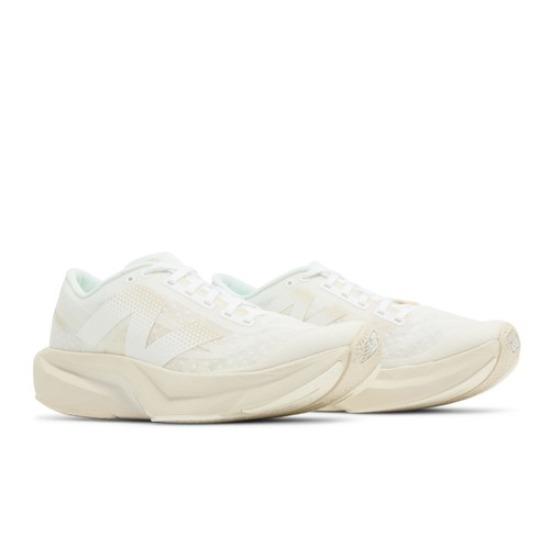 New Balance Женские кроссовки FuelCell Rebel v4 'Белый лен' WFCXLJ4