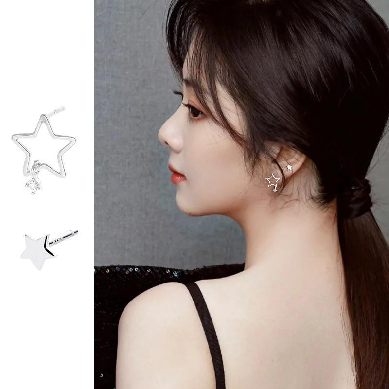 Посеребренные серьги S925, корейские женские серьги со звездами из полого циркона для женщин, простые повседневные асимметричные маленькие серьги, все соответствуют течению