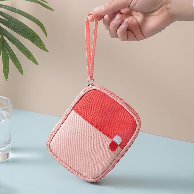 Портативная аптечка первой помощи и сумка для хранения лекарств