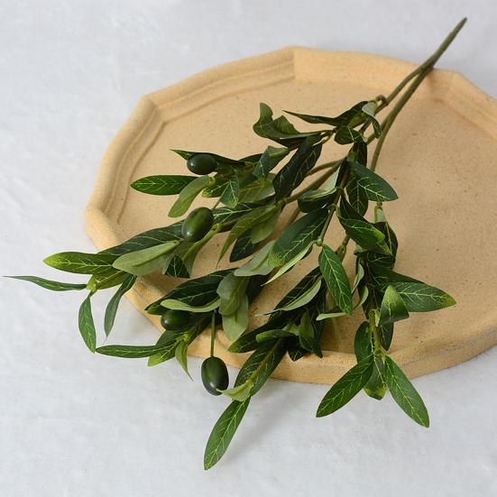 Искусственная ветка оливкового листа со стеблем 4/6 вилка Реалистичные многоразовые искусственные зеленые растения Зелень Домашний стол Центральное украшение Свадебные украшения Реквизит для фотографий