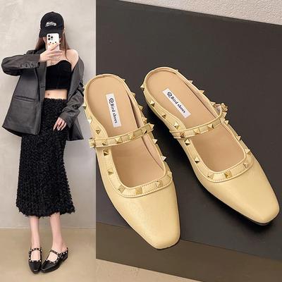 Модная обувь с закрытым носком, домашние тапочки на низкой платформе с заклепками, летние шлепанцы из ПУ, римская ткань, резиновые каблуки-копытца