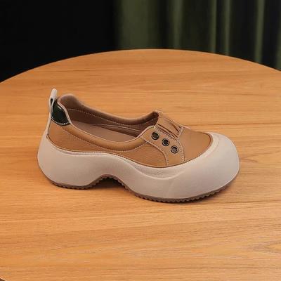 Женские туфли на мягкой подошве для мамы, новая осенняя модель 2025 года, нескользящие лоферы на толстой подошве, обувь на платформе в гонконгском стиле