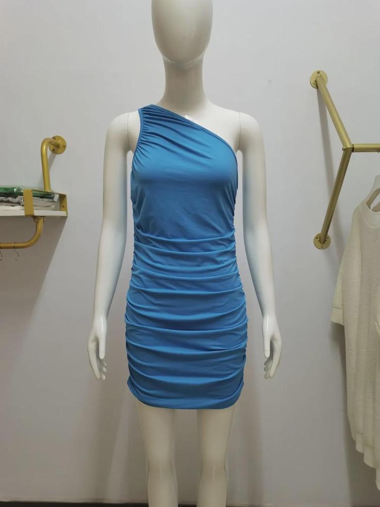 Летнее европейско-американское однотонное плиссированное платье с открытыми плечами 2022 года