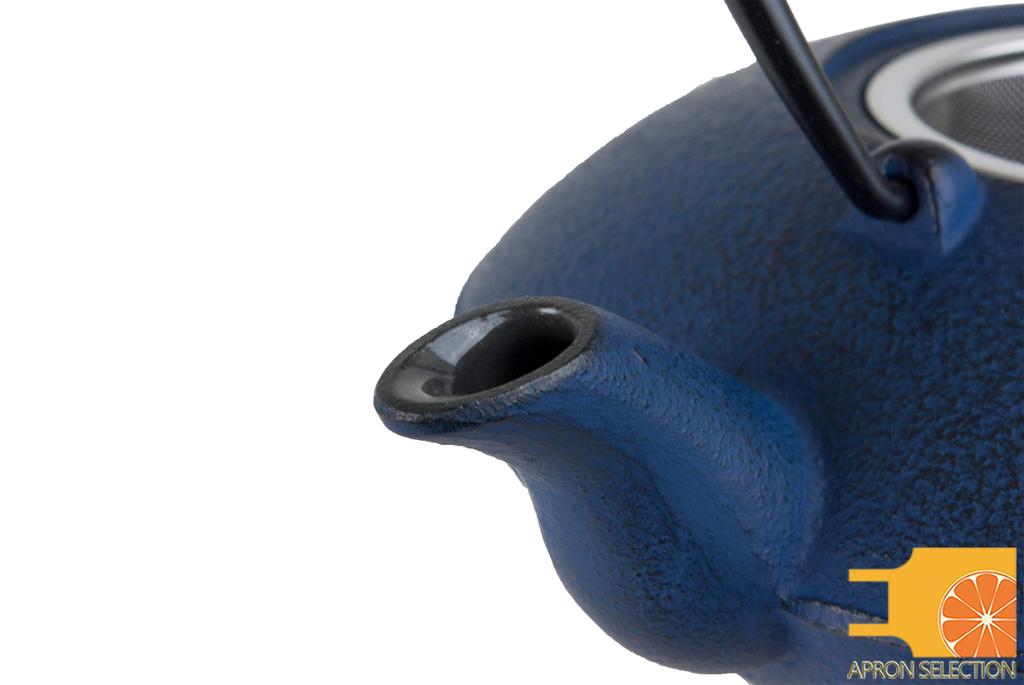 Железный чайник, окрашенный вишневым цветом T0101 3522-044