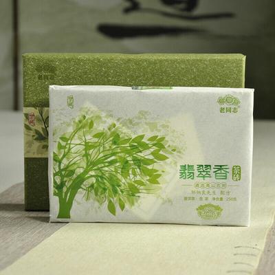 Чай Fei Cui Xiang Haiwan Old Comrade Bulang Old Tree Puer Raw Brick 250г