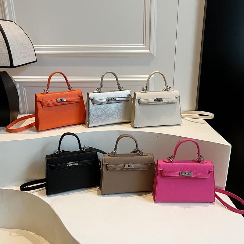 Textured Lock Portable Small Square Bag Women's 2025 Spring and Summer New Classic Shoulder Messenger Bag Fashion Kelly Bag