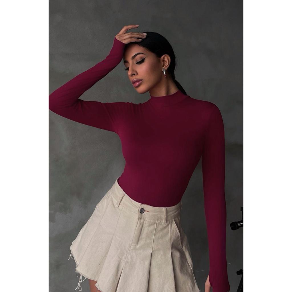 Женское черное боди с деталями на пальцах