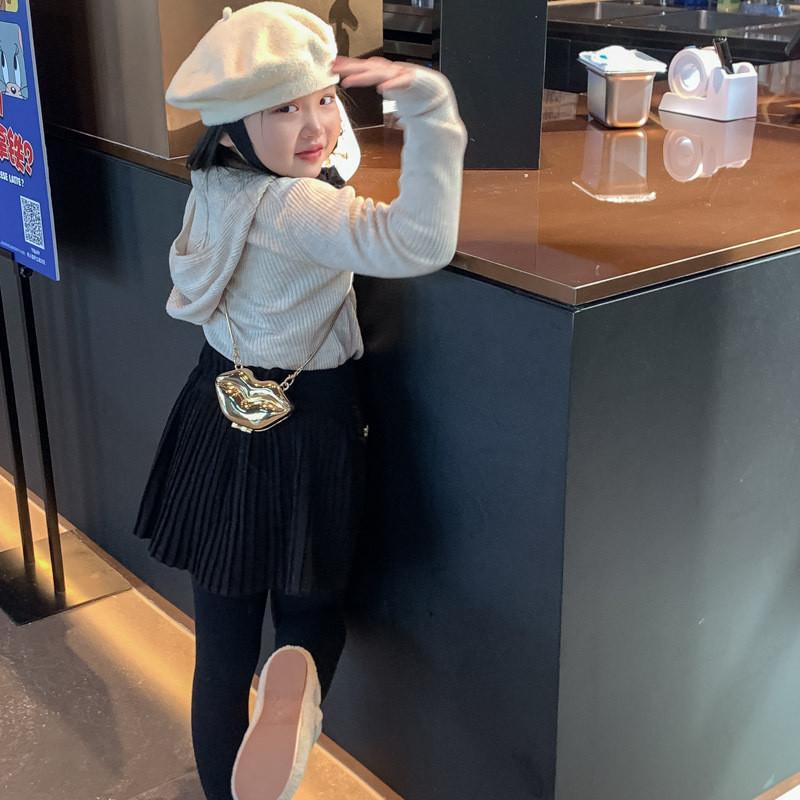 Delightful Star Acrylic Coin Purse Cute Mini Lip Shape Design Perfect Crossbody Bag For Children