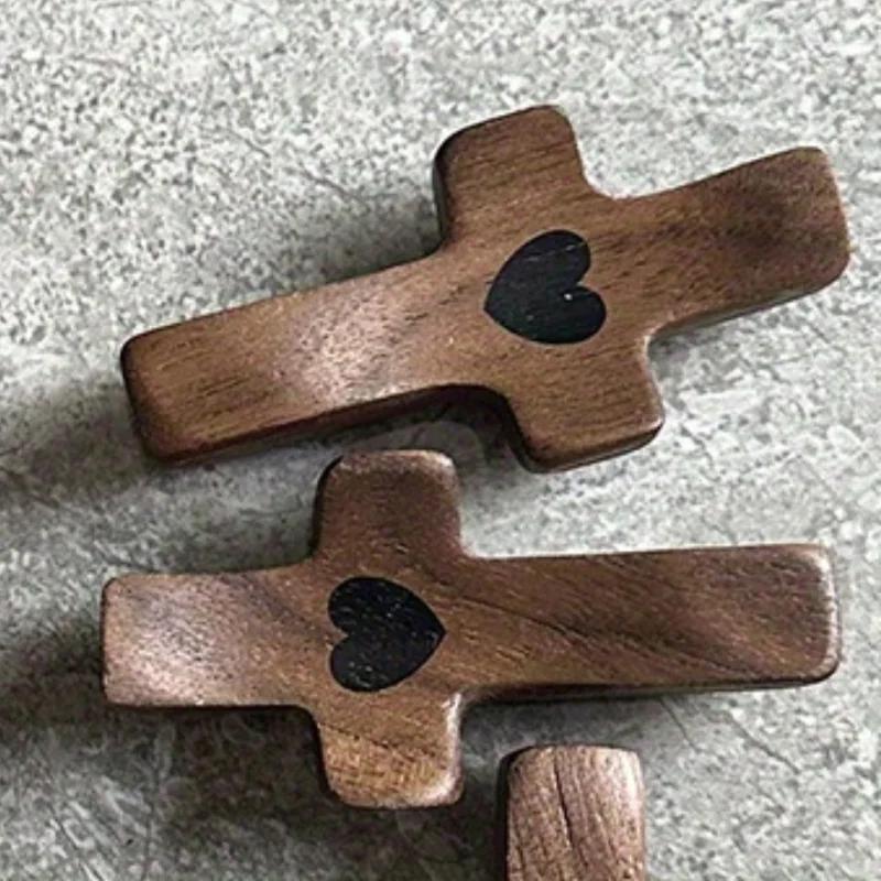 Ручной прилипающий крест из оливкового дерева от Elegant Wooden Cross Decor - Универсальный духовный символ для дома и офиса, идеальный подарок
