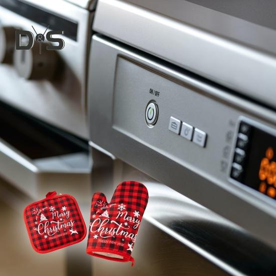 1 Set Baking Glove Cartoon Pattern Christmas Glove Heat-resistant Oven Glove with Mat for Home Kitchen