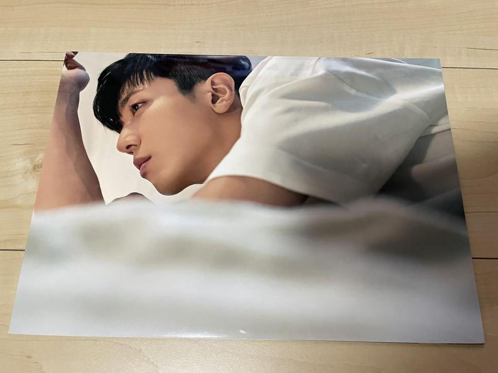 [USED] CNBLUE Yonghwa Photo Exhibition 4 Colors Limited Edition Photo