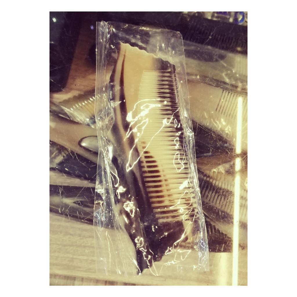 Костяной гребень специального дизайна из бараньего рога