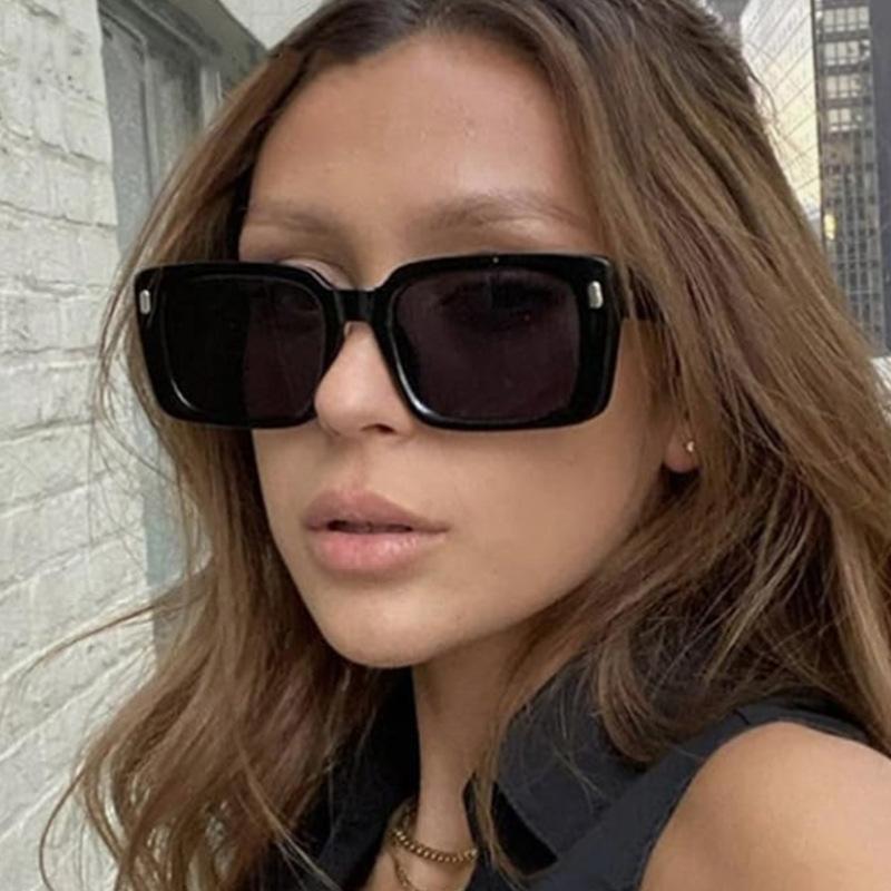 Rectangle Shape Female Sun Glass Korean Fashion Rivets Decoration Sunglasses for Men Fashion Trendy Party Sunglasses
